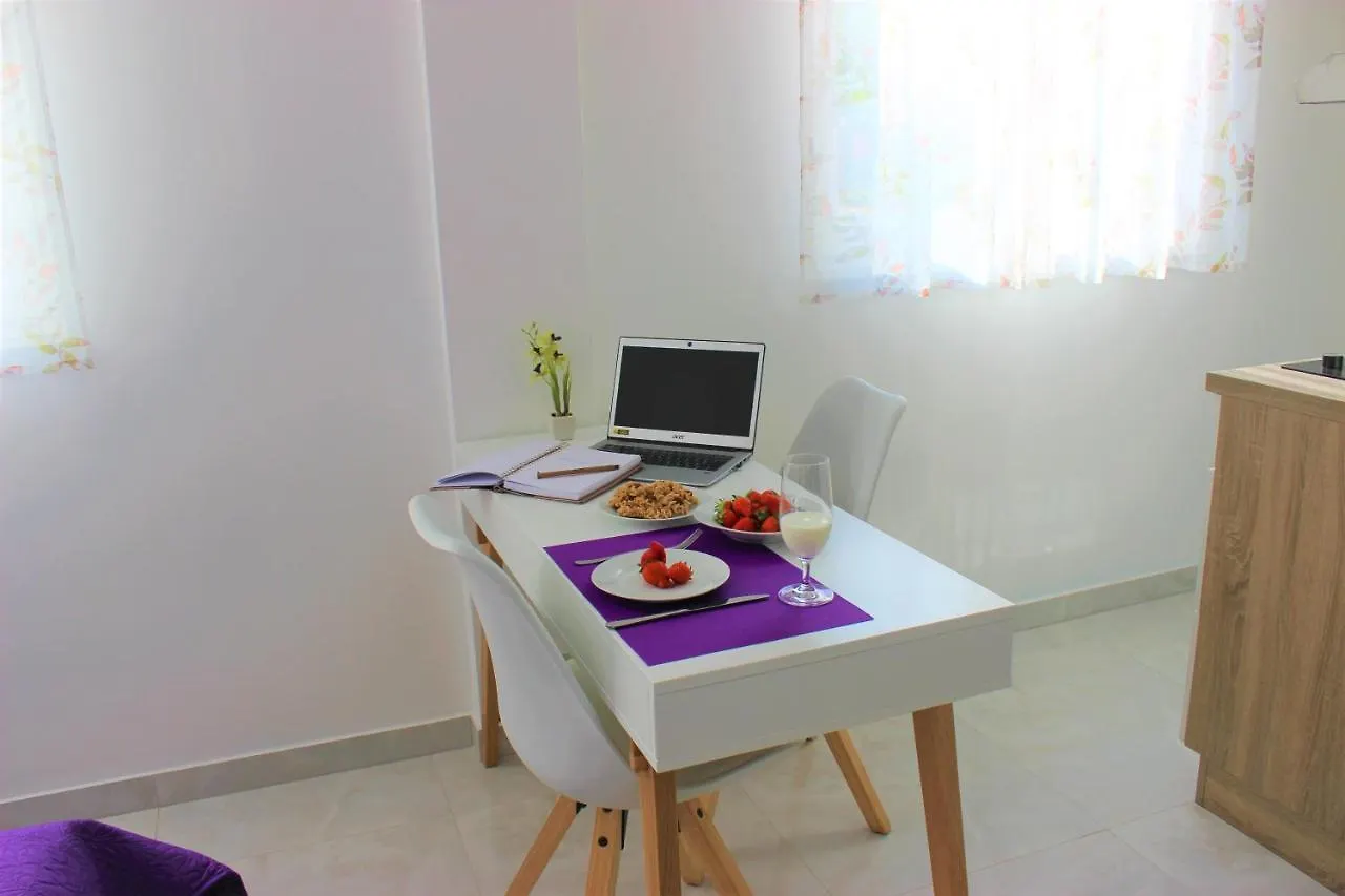 Marine Lux Apartments Pula 0*,
