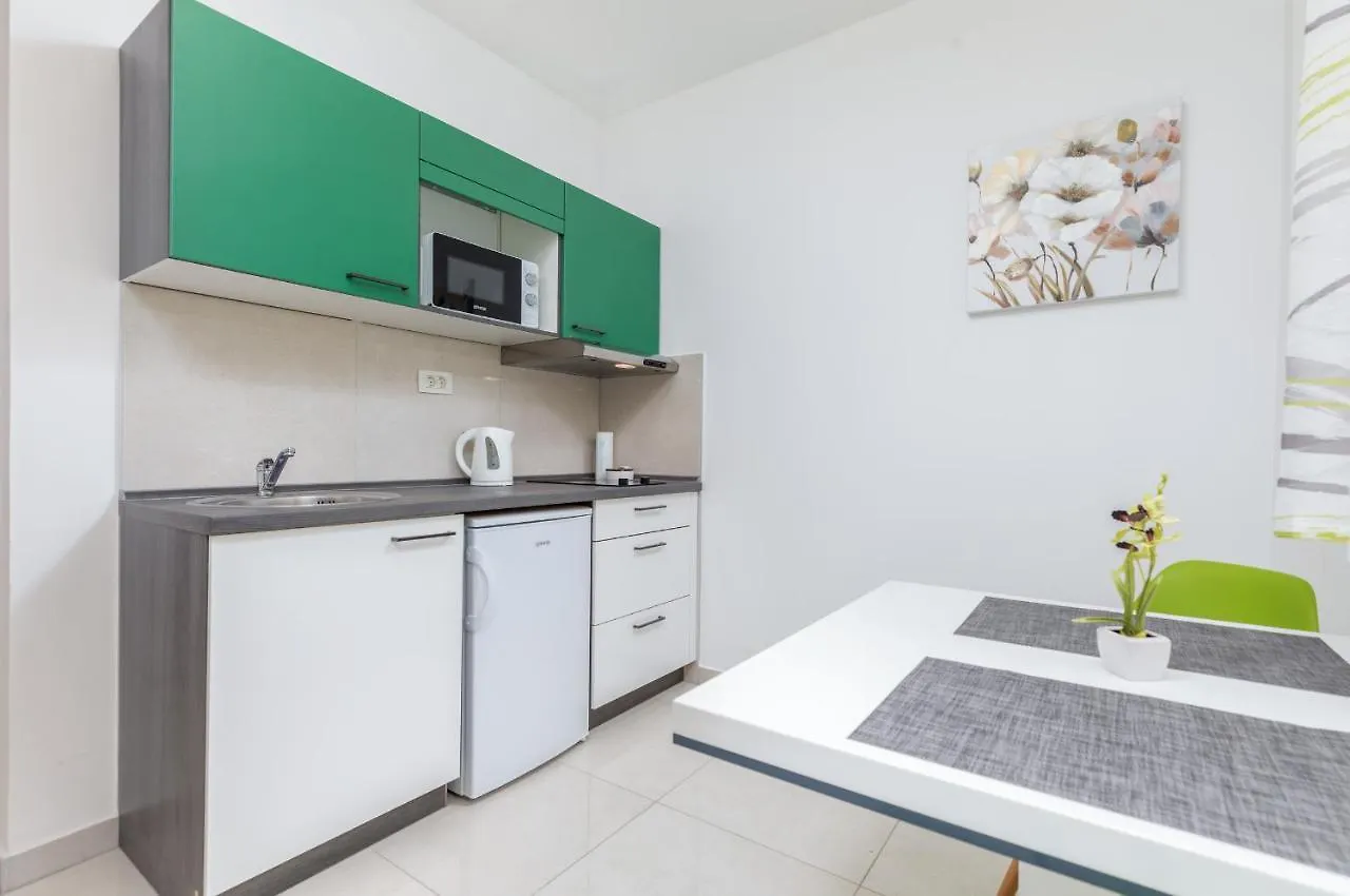 Marine Lux Apartments Pula 0*,  Chorvatsko